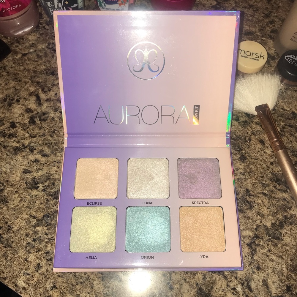 Aurora highlighter pallet